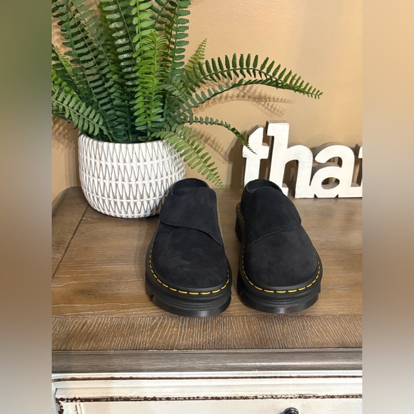 Dr. Martens Zebzag Anywhere Mules NIB Women’s Size 6 - Picture 6 of 16